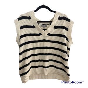 Sweater Vest Cream and Navy